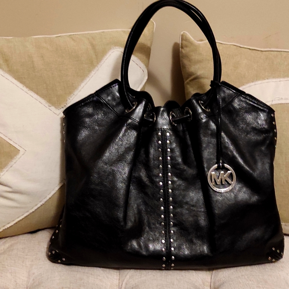 Black Michael Kors Shoulder Bag